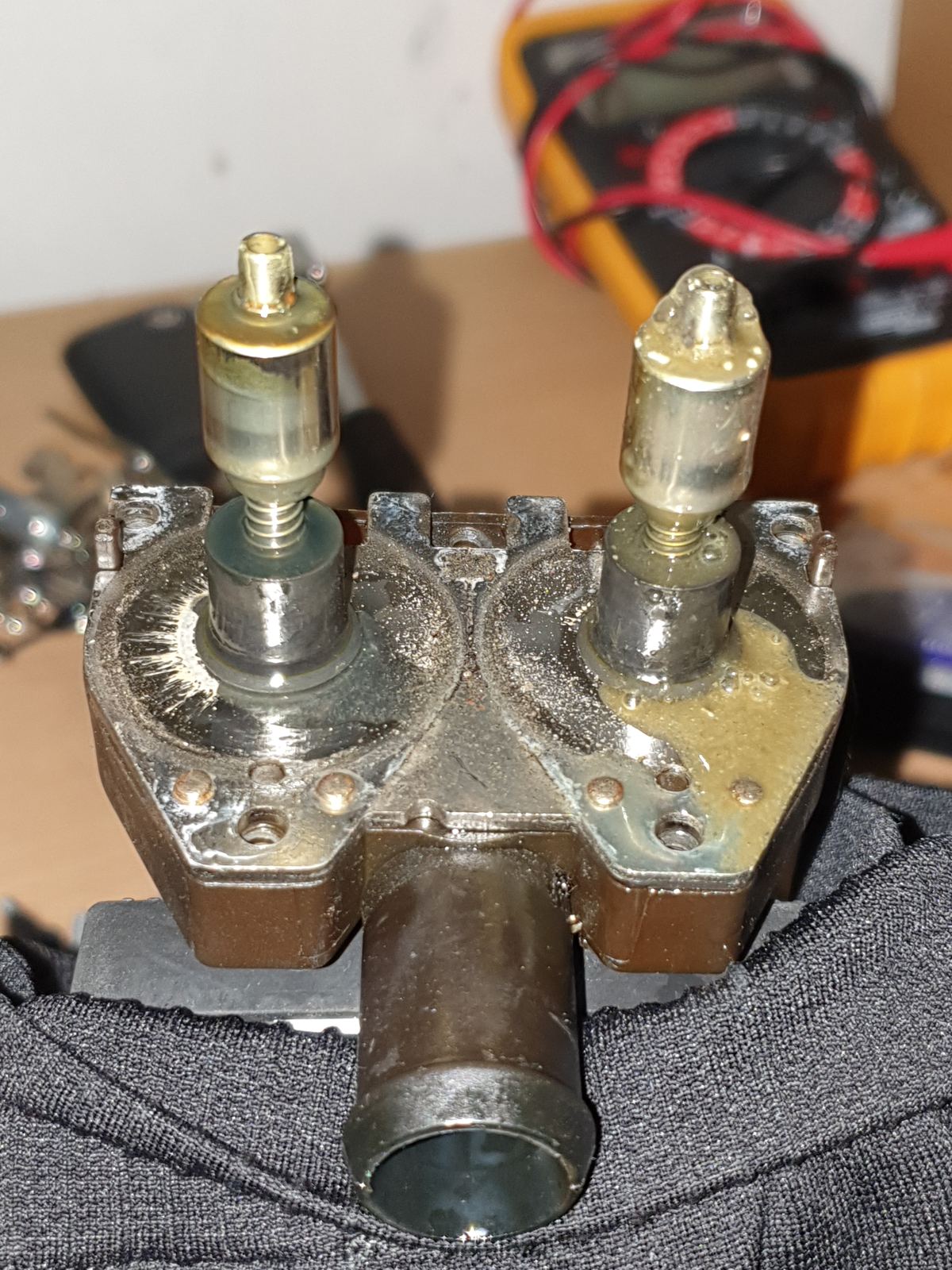 Doppelventil mit zwei Ventilstößen