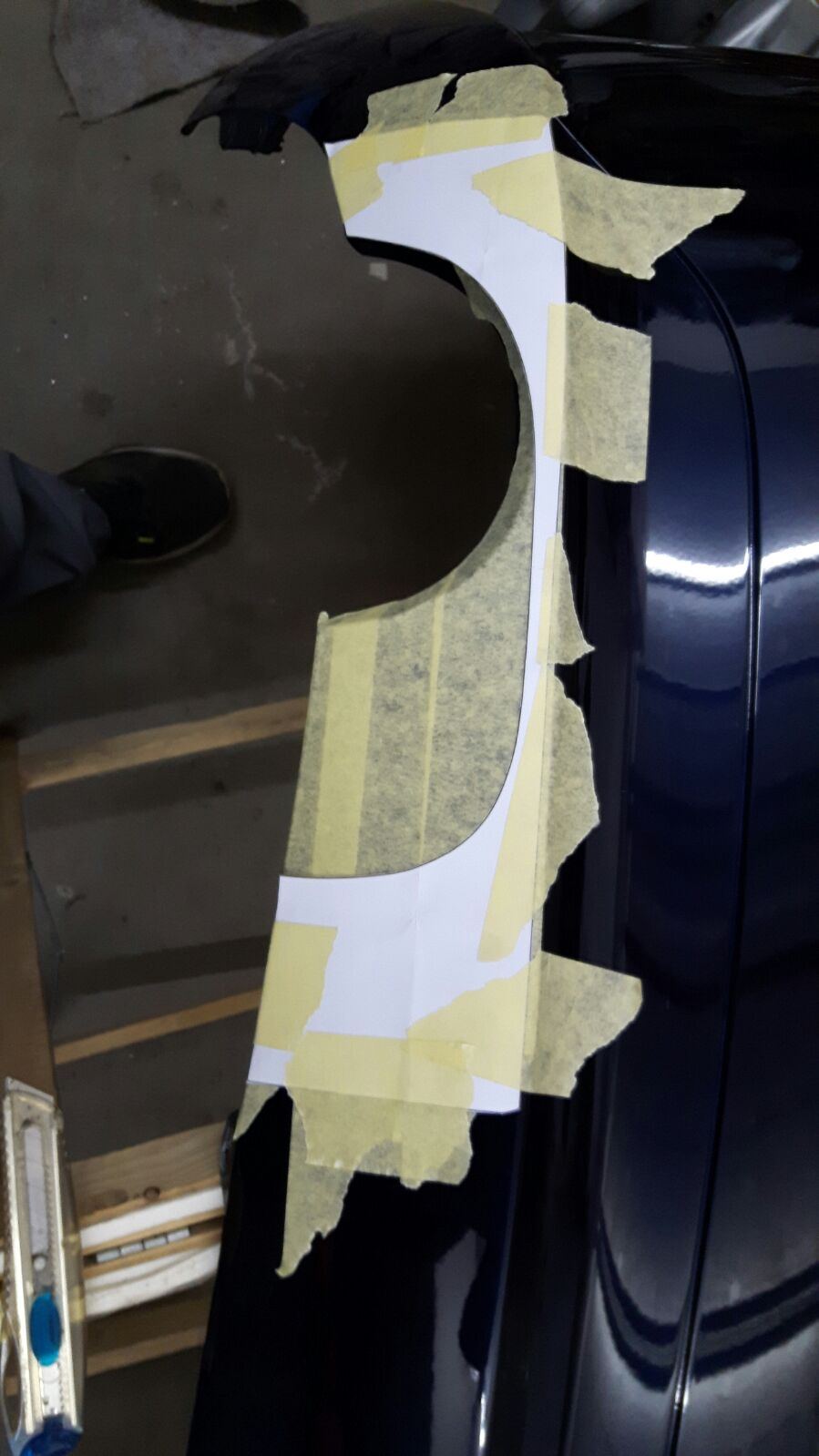 Schablone für den Ausschnitt, von der Seite